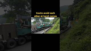 trucks avoid each other at harsh curves [upl. by Leanna]