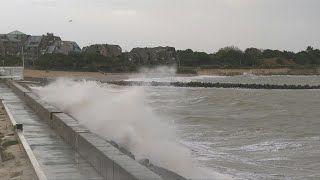 Tempête Ciaran vent et forte houle à La Rochelle  AFP Images [upl. by Chenay]