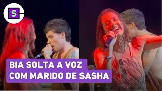 Bia Brasil sobe no palco com marido de Sasha e solta a voz no São João da Thay [upl. by Dorahs527]