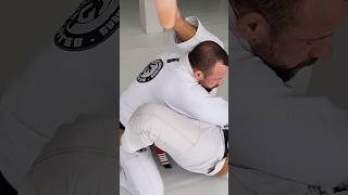 DEFESA DO TRIANGULO jiujitsu bjj grappling luta ufc mma nogi [upl. by Safoelc]