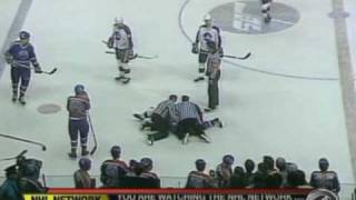 Paul Coffey vs Thomas Steen Apr 25 1985 [upl. by Lura]