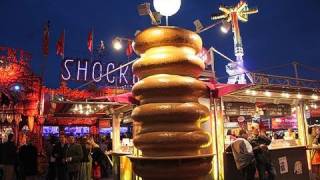 Café Hölzl Baumkuchen Pavillon auf dem Oktoberfest 2010 [upl. by Zenitram897]