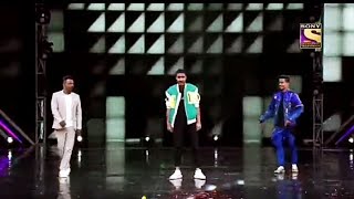 Raghav juyal 😎 Dharmesh sir 🤘 amp Tushar Shetty dance in super dancer finale [upl. by Ehrsam27]