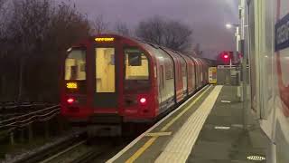 Advent calendar Day 16 Trains in London [upl. by Byler703]