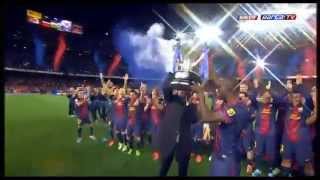 Puyol gives the trophy to Abidal and Vilanova [upl. by Nahtal]