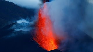 Vulkanaktivitäten nehmen auf La Palma zu [upl. by Elimac]