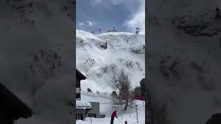 Unglück in Zermatt AugenzeugenVideo zeigt Moment in dem die tödliche Lawine abgeht [upl. by Endys186]