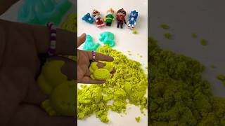 Kinetic sand with little fingers26💚💙💜🤍foryou relaxing satisfying [upl. by Albarran]