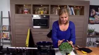 Receptvideo Boerenkool met chorizo en pasta [upl. by Renfred]