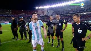 ➡🇦🇷🇨🇱⚽Messi insultando al arbitro asistente frente a Chile [upl. by Frans]