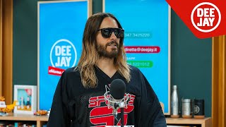 Jared Leto dei Thirty Seconds to Mars a Radio DEEJAY lintervista di Linus e Nicola Savino [upl. by Aurita]