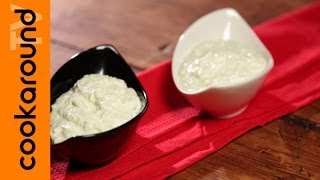 Come preparare la salsa Tzatziki  Tutorial salsa greca [upl. by Ardnaeel]