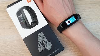 XIAOMI MI BAND 4  ОБЗОР И ПЕРВАЯ НАСТРОЙКА [upl. by Mott]