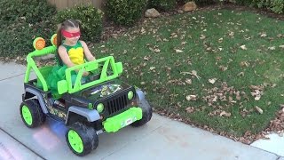 UNBOXING AND REVIEW OF THE POWER WHEELS TEENANGE MUTANT NINJA TURTLE JEEP WRANGLER [upl. by Noiro]