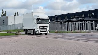 Köp Lastbil DAF XF 530 skåp på Klaravik [upl. by Anavahs46]