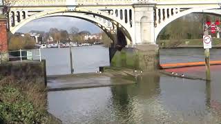 Devizes to Westminster  Richmond half lock portage [upl. by Adnawuj]