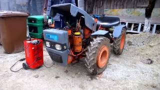 8C COLD START mini tractor trattore pasquali 986avviamentopornire la rece [upl. by Eelrefinnej]