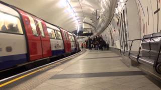 Mind The Gap  Northbound Northern Line at Embankment [upl. by English]