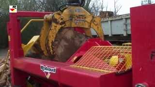 RABAUD  Fendeuse de buches 80 tonnes avec grue et tapis  Log splitter F80  Holzspalter 80T [upl. by Brine606]