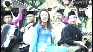 Syura  Joget Gadis Melayu Original Music Video [upl. by Terej]