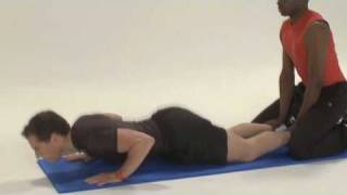 Oefening bovenbeen hamstrings nordic curl Exercise thigh Hamstrings nordic curl [upl. by Maharba]