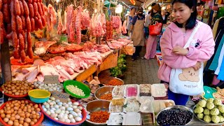 Best Cambodian street food  Plaza Market  Delicious fresh foods Chicken Vegetables amp More [upl. by Blondie371]