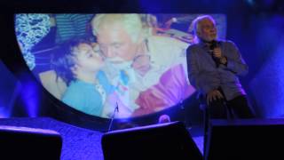 Kenny Rogers at the North Georgia State Fair singing quotTo Mequot amp his family comes on stage [upl. by Ettenav]