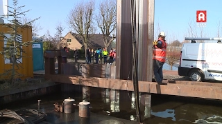 Dijk Otwegwetering in Boskoop verstevigd tegen overstromingen [upl. by Ahtaga]