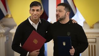 Londres et Kyiv annoncent la signature dun accord de sécurité [upl. by Furgeson]