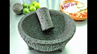 Cómo curar el molcajete RecetasdeLuzMa [upl. by Ronnholm]