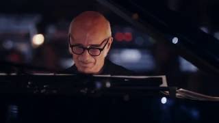 Ludovico Einaudi – Fly Live A Fip 2015 [upl. by Sivar]