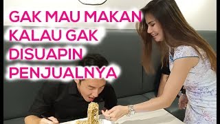 Makan mie disuapin penjual cantik Bakmi Kofei 6 Pluit [upl. by Aubrie]