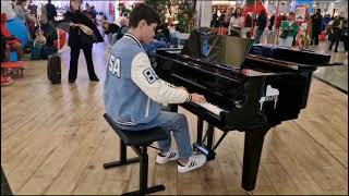 Simply One Of The Best Interstellar Public Piano Performance Ever [upl. by Thgiwd]