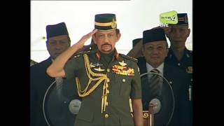 Sambutan Hari Kebangsaan Brunei ke 28  Memeriksa Barisan Angkatan Bersenjata Brunei [upl. by Gertrude134]