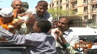 Kejriwal does it again slapped by auto driver [upl. by Kcinomod889]