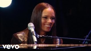 Alicia Keys  Fallin Live at NYU Yahoo Pepsi Smash [upl. by Nilek883]