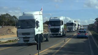 Caro gasolio il corteo di protesta dei tir dal porto di Olbia si snoda sulla SS597 [upl. by Ginni]