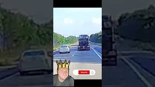 Cant Put Phone Away truckdrivers truckingtopicstoday owneroperatortruckinghandsfreeatampt [upl. by Ainot]