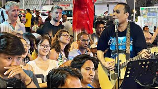 Pelancong dari Italy rancak Menyanyi  seniman jalanan Bukit Bintang jadi tumpuan orang Lepak santai [upl. by Maon84]