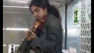 Ara Malikian en el metro [upl. by Cotsen631]