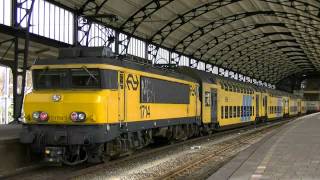 Treinen op station Haarlem  06042012 [upl. by Lienhard]