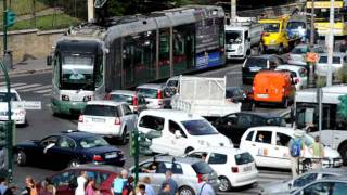 Crazy Rome traffic intersection  Piazza del Colosseo [upl. by Feucht]