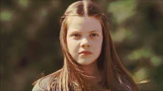 Lucy Pevensie and Robin De Noir One Direction  What Makes You Beautiful [upl. by Kcirrag]