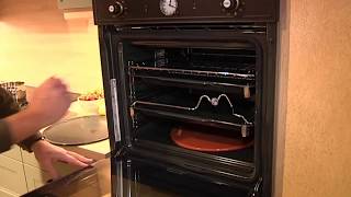 smeg Backofen mit Pizzastein  Die Küchenschmiede Zetel [upl. by Etnovaj]