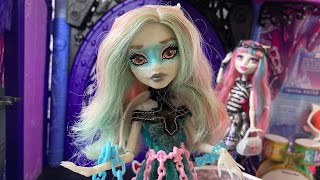 MONSTER HIGH HAUNTED ROCHELLE GOYLE DOLL REVIEW  throwback review my last birthday present [upl. by Goodard]