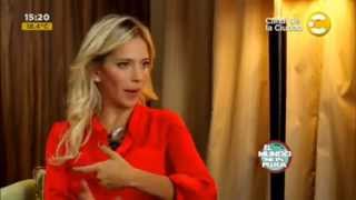 Luisana LopilatoquotEl mundo nos miraquot [upl. by Aubreir]