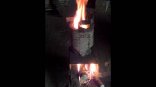 Rocket stove pour faire conserves [upl. by Katherina281]