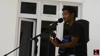 Olivier Sirop momemsa  laisse lamour vive Live Solo Performance [upl. by Enirhtac]