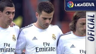 Moment of silence for Tito Vilanova in Bernabéu [upl. by Ecirbaf]