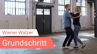 Wiener Walzer Grundschritt in 1 Minute erklärt 💃🏻😍 [upl. by Elisabet]